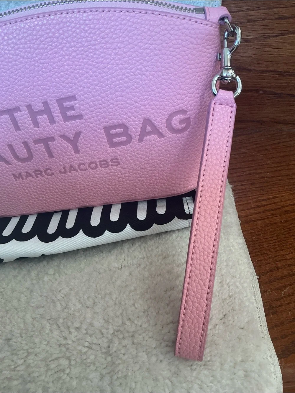 NEW WITH TAGS MARC JACOBS THE BEAUTY COSMETIC BAG CASE IN RIBBON PINK
